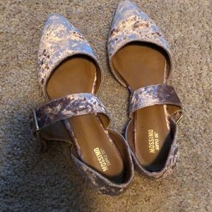 Pink velvet flats with buckle
